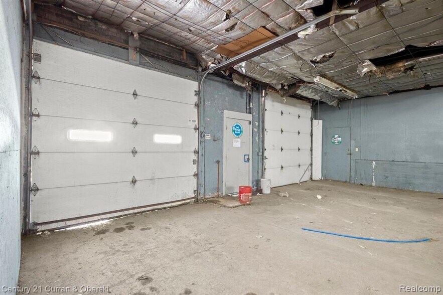 More Photos Of 801 W Main St, Owosso Office For Sale