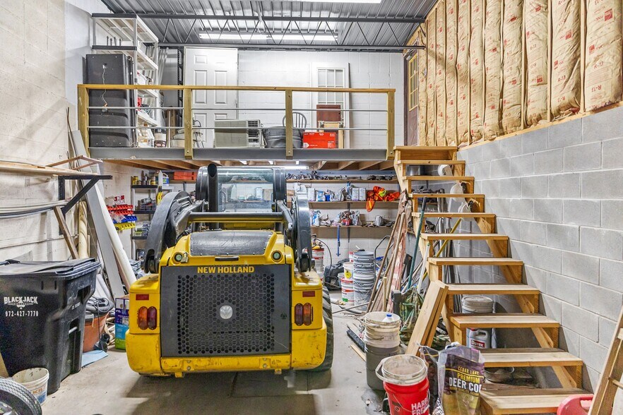 More Photos Of 1403 Interstate Highway 30, Greenville General Retail For Sale