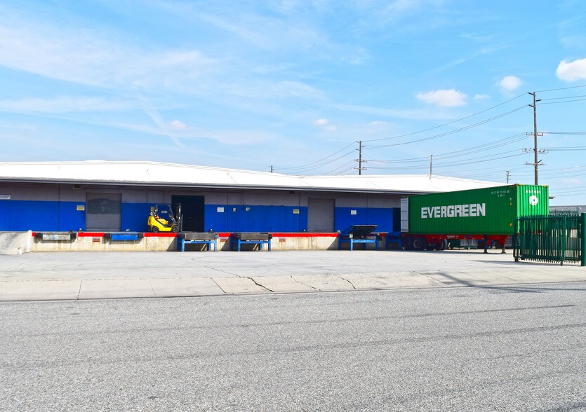 More Photos Of 110 Erie St, Pomona Manufacturing For Lease