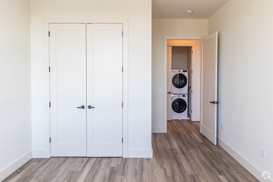 More Photos Of 55 Washington St, East Orange Apartments For Sale