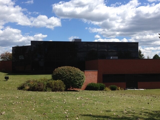 More Photos Of 122 Business Park Dr, Utica Medical For Sale