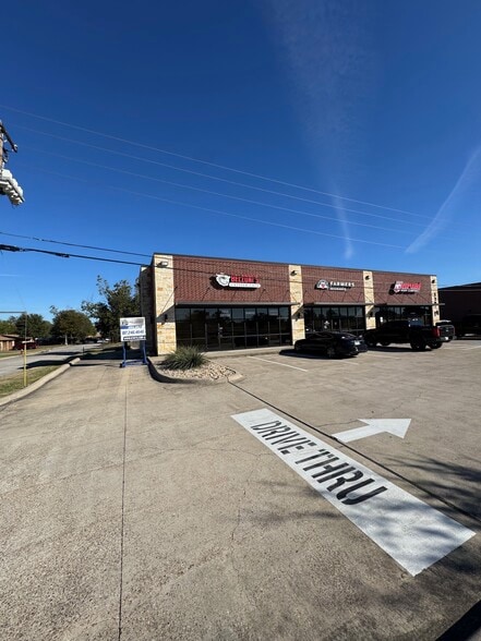 More Photos Of 110 N Jim Wright Fwy, Fort Worth Storefront For Lease