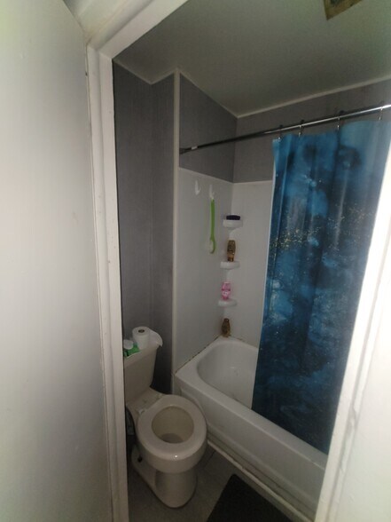 More Photos Of 1458 W 32nd St, Indianapolis Apartments For Sale