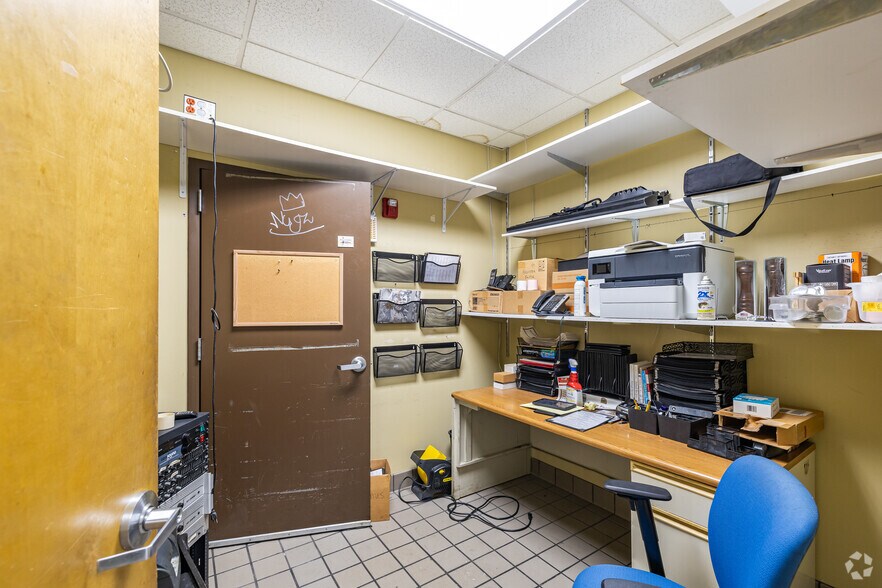 More Photos Of 3825 S Kinnickinnic Ave, Milwaukee Restaurant For Lease