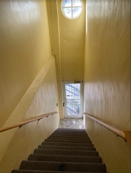 More Photos Of 25 E 4th St, Hialeah Office For Lease