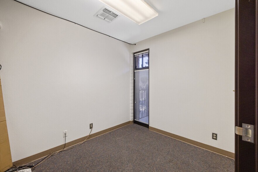 More Photos Of 561 N Alta Ave, Dinuba Medical For Lease