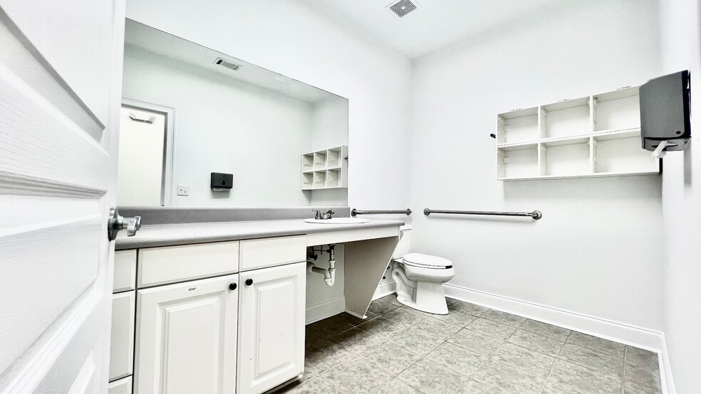 More Photos Of 4080 McGinnis Ferry Rd, Alpharetta Office For Sale