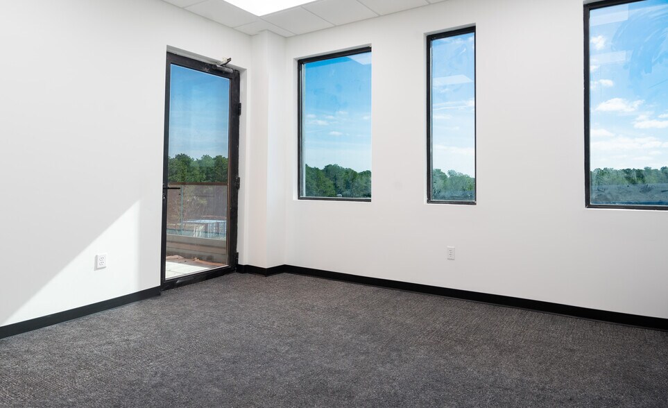 More Photos Of 465 Oberlin Ave S, Lakewood Office For Lease