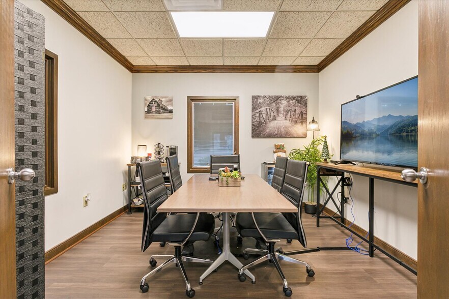 More Photos Of 732 Thimble Shoals Blvd, Newport News Office For Sale