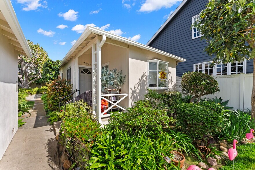 More Photos Of 7409-7415 Eads Ave, La Jolla Apartments For Sale