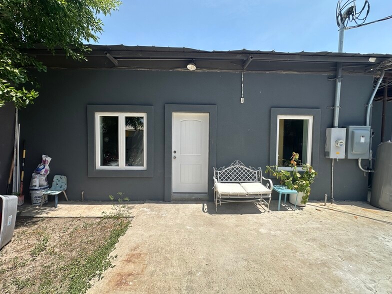 More Photos Of 3901 McPherson Ave, Laredo Freestanding For Sale