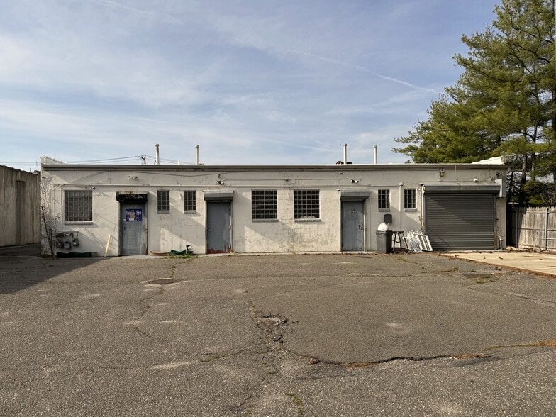 More Photos Of 2068 Jericho Tpke, East Northport Service For Sale