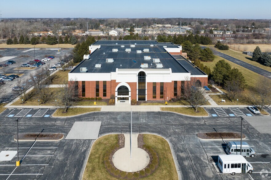 More Photos Of 1740 Indian Wood Cir, Maumee Research And Development For Lease