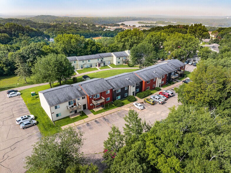 More Photos Of 2905 Winsor Dr, Eau Claire Apartments For Sale