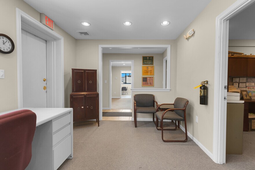 More Photos Of 42 Neal Ct, Plainville Warehouse For Sale