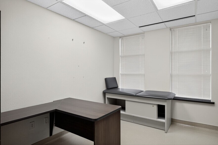 More Photos Of 175 Hawley St, Marquette Medical For Sale