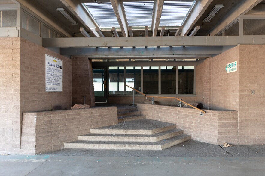 More Photos Of 324 N Country Club Dr, Mesa Carwash For Lease