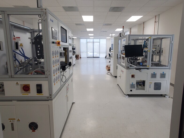 More Photos Of 2595 E Bayshore Rd, Palo Alto Office For Lease