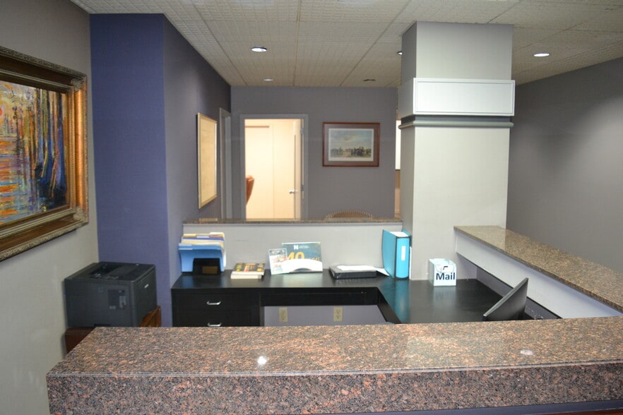 More Photos Of 4801 N Hills Blvd, North Little Rock Office Residential For Lease