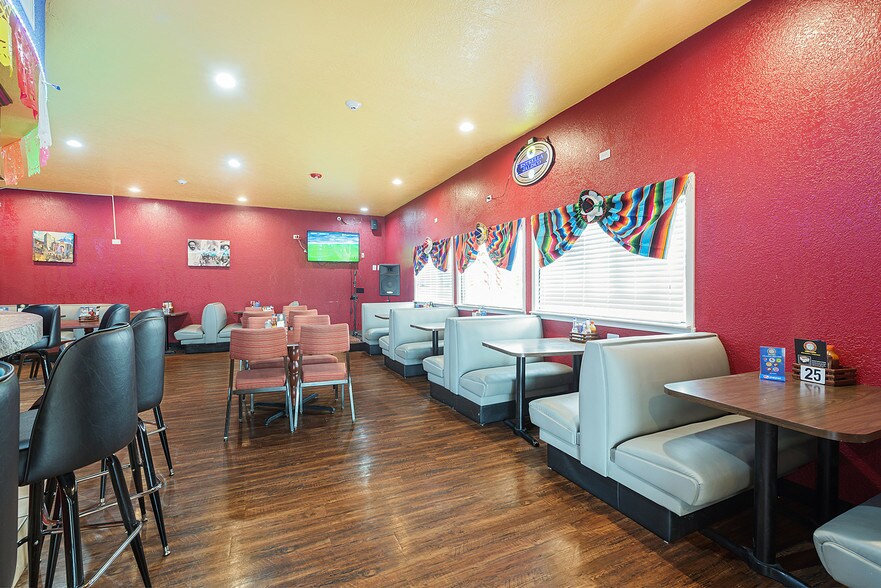 More Photos Of 17009 East Fwy, Channelview General Retail For Sale