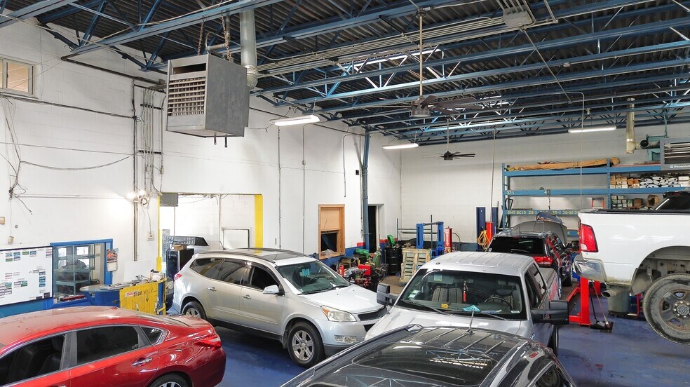 More Photos Of 5000 W Cermak Rd, Cicero Auto Repair For Sale