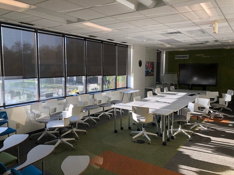 More Photos Of 8935 N Meridian St, Indianapolis Coworking Space