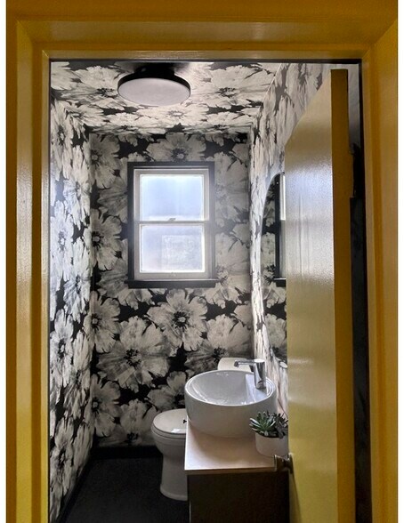 More Photos Of 1220 Highland Ave, Manhattan Beach Storefront Retail Office For Lease