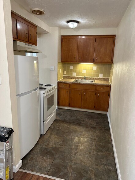 More Photos Of 235 E Erie Ave, Lorain Apartments For Sale