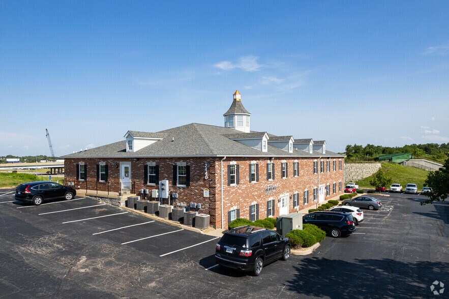 More Photos Of 2440 Executive Dr, Saint Charles Medical For Lease