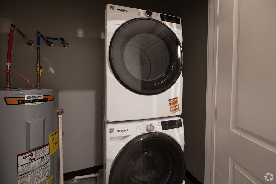 More Photos Of 271-277 State St, Schenectady Apartments For Lease