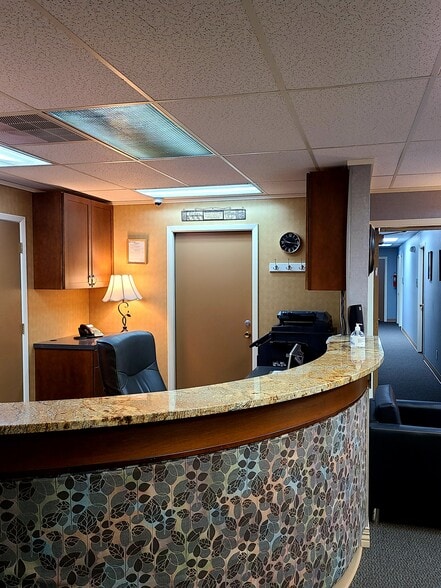 Primary Photo Of 4325 Laurel St, Anchorage Coworking Space