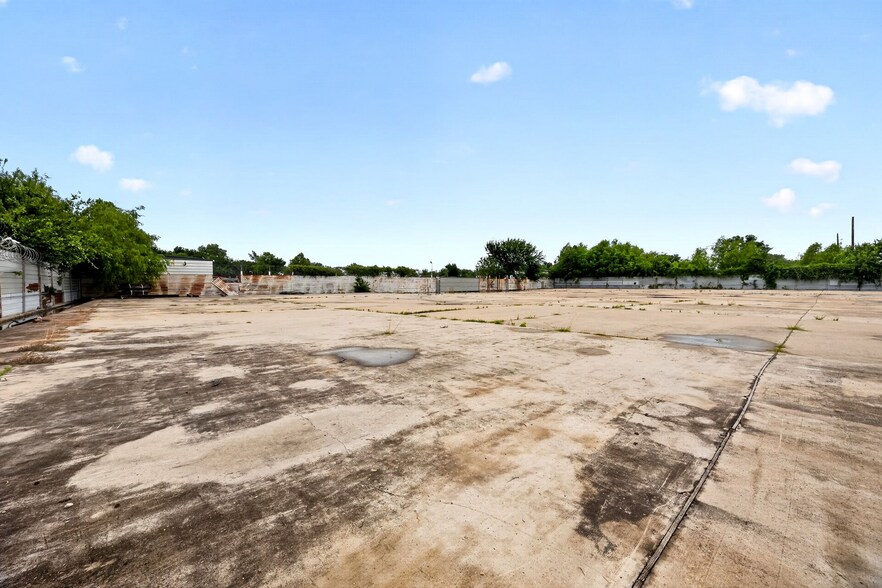 More Photos Of 12222 N Houston Rosslyn Rd, Houston Land For Lease
