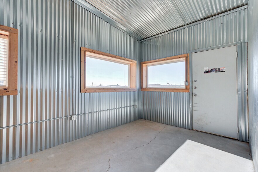 More Photos Of 4212 F M 2528, Lubbock Flex For Sale