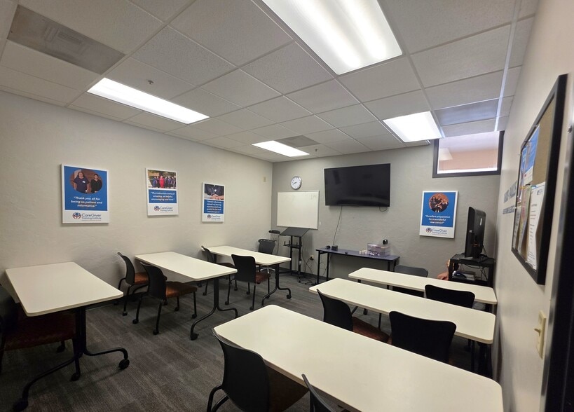 More Photos Of 600 S Country Club Rd, Tucson Office For Sale