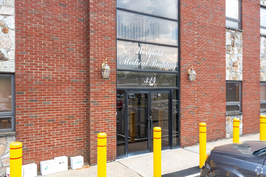 More Photos Of 330-342 South Ave, Westfield Unknown For Lease