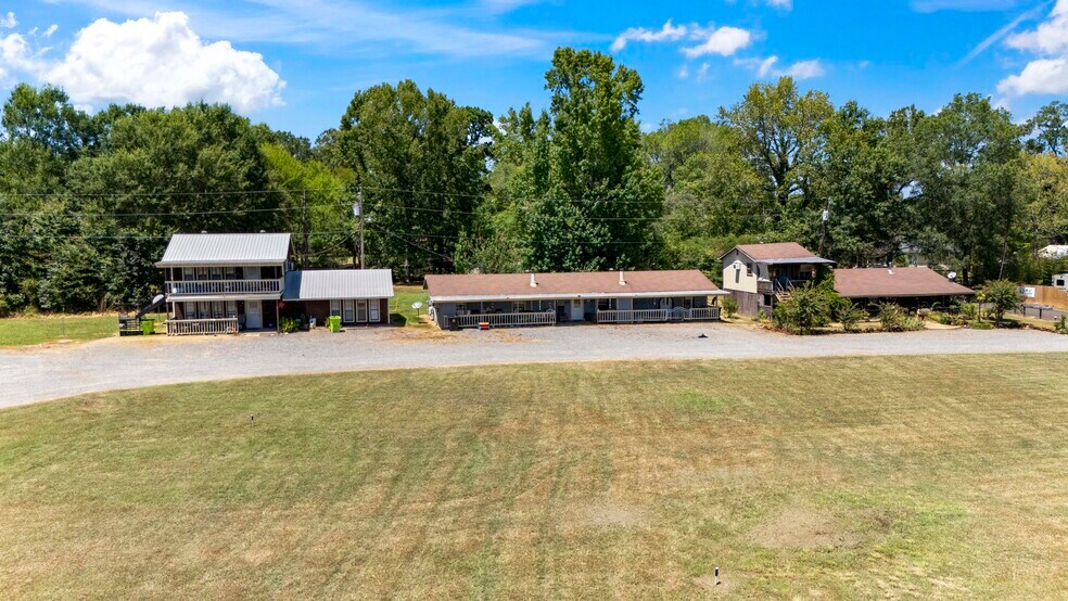 More Photos Of 505 Bub Hayner Rd, Karnack Apartments For Sale