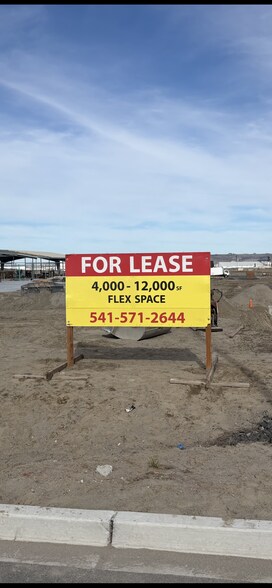 More Photos Of 2574 Henderson Loop, Richland Warehouse For Lease