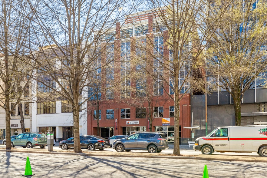 More Photos Of 811 Broad St, Chattanooga Medical For Lease