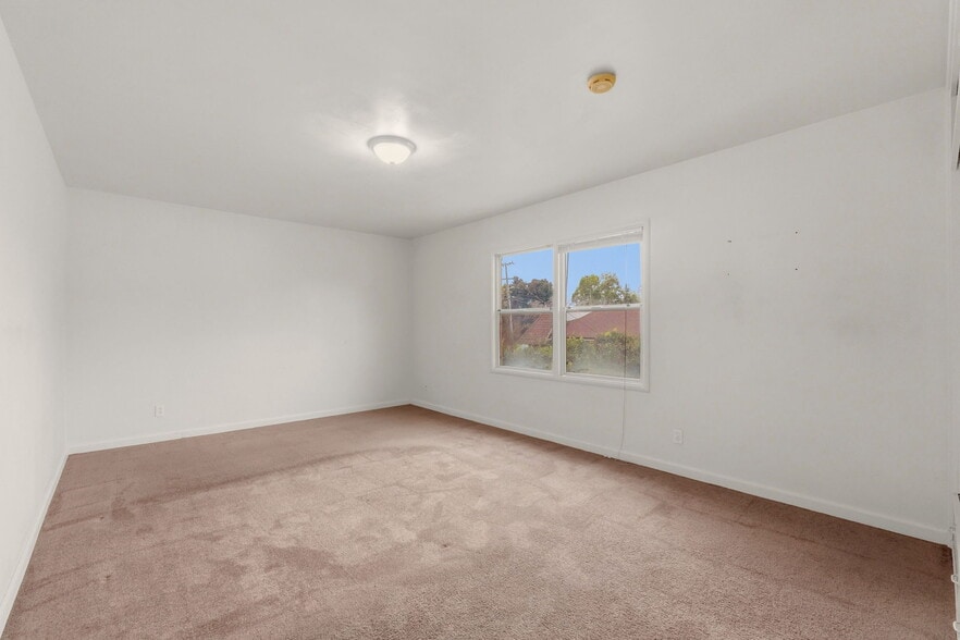 More Photos Of 24954 Cypress Ave, Hayward Multifamily For Sale