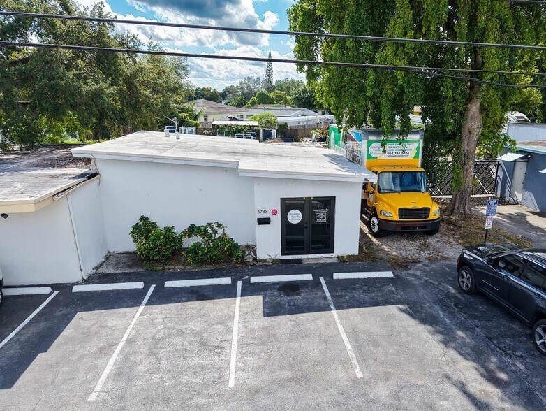 More Photos Of 5738 Hallandale Beach Blvd, West Park Freestanding For Sale
