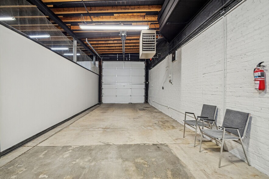 More Photos Of 4019-21 N Elston Ave, Chicago Storefront Retail Office For Lease