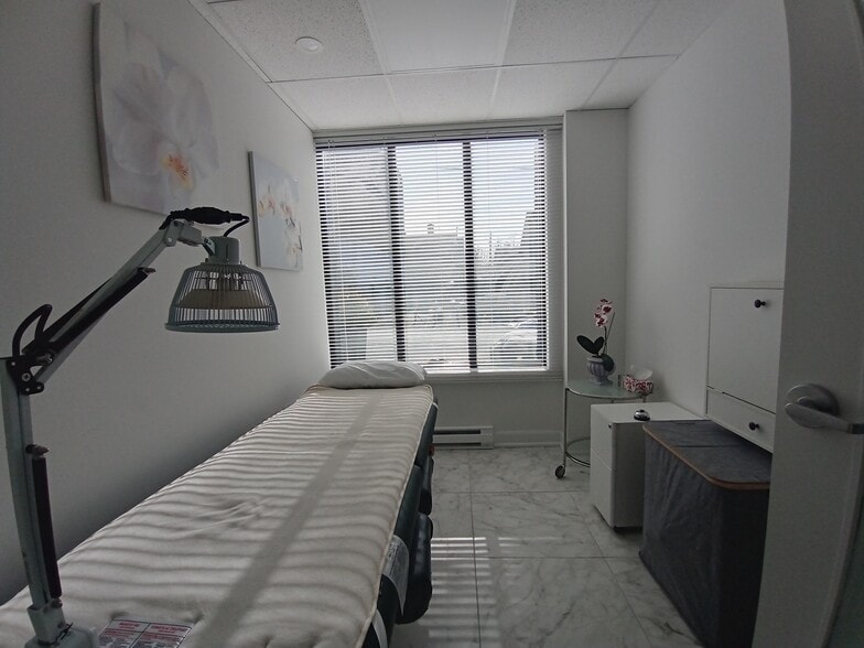 More Photos Of 69 Kempster Ave, Ottawa Office For Sale