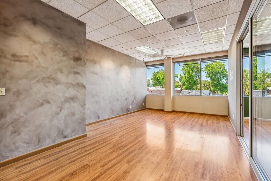 More Photos Of 1401 N Broadway, Walnut Creek Office For Lease