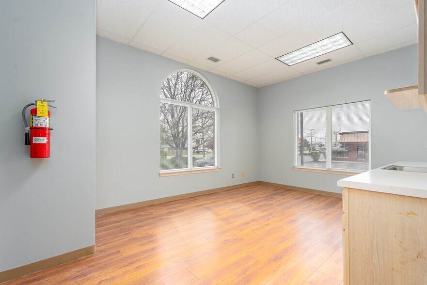 More Photos Of 1851 Douglas Rd, Montgomery Medical For Sale