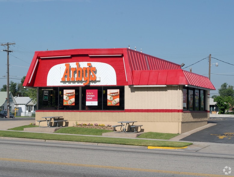 Primary Photo Of 3385 Washington St, Ogden Fast Food For Lease