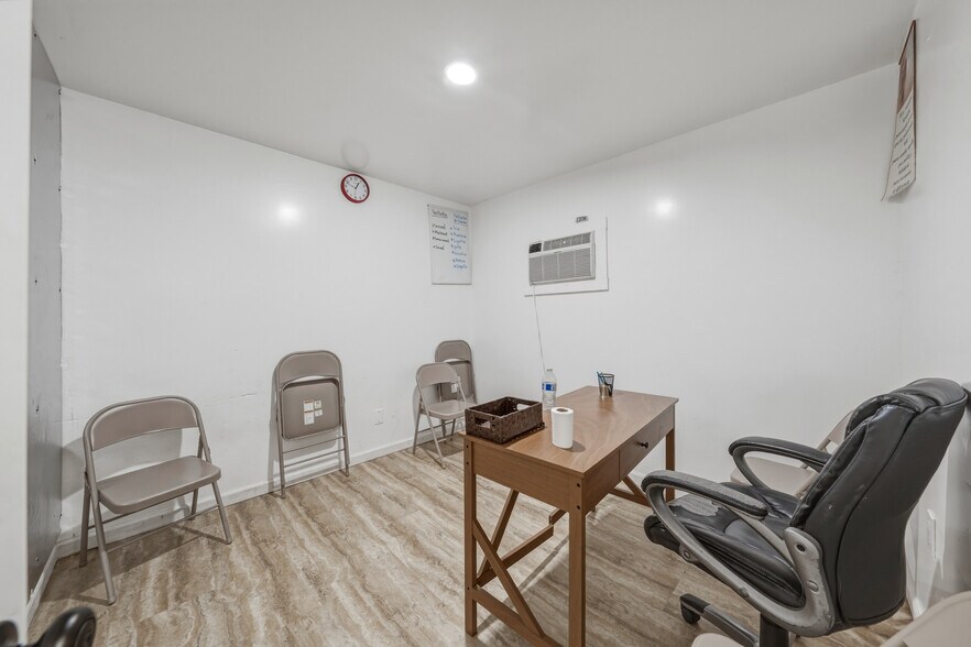 More Photos Of 14420 Lakeshore Dr, Clearlake Office For Sale