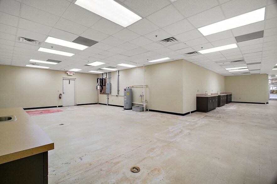 More Photos Of 4120 Corley Island Rd, Leesburg Unknown For Lease