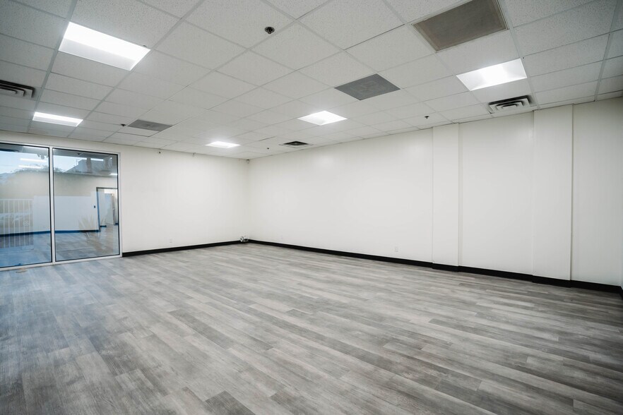 More Photos Of 42650 Melanie Pl, Palm Desert Loft Creative Space For Lease