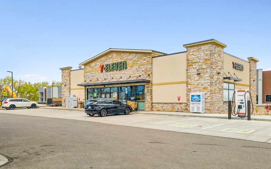 More Photos Of 1360 S 96th St, Louisville Convenience Store For Sale