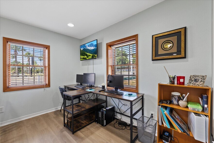 More Photos Of 6511 Main St, New Port Richey Office For Sale